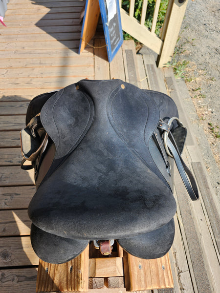 17" Wintec 2000 All Purpose English Saddle