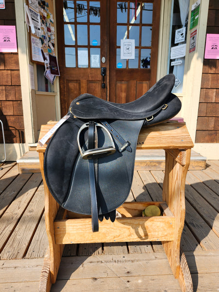 17" Wintec 2000 All Purpose English Saddle