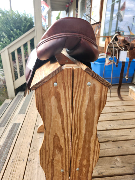 17.5" Ovation Ruiz Diaz Jump Saddle