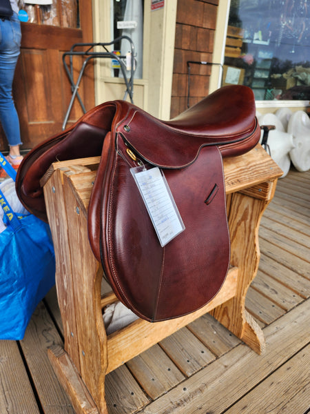 17.5" Ovation Ruiz Diaz Jump Saddle