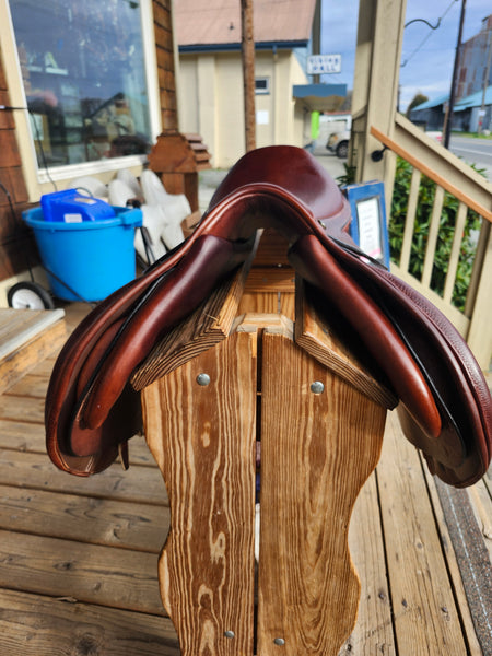 17.5" Ovation Ruiz Diaz Jump Saddle