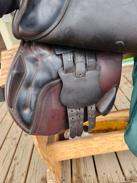 17.5" Barnsby Original Milton Close Contact Jump Saddle