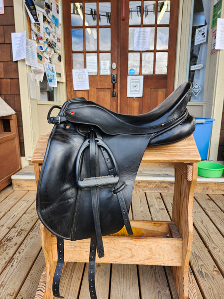 18" Albion SLK Dressage saddle