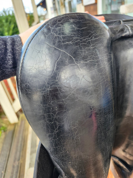 18" Albion SLK Dressage saddle