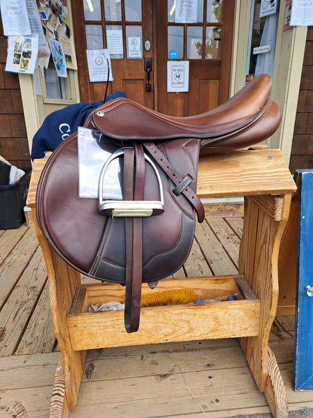 16.5" Collegiate Honour Close Contact Jump Saddle