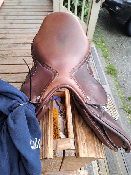 16.5" Collegiate Honour Close Contact Jump Saddle