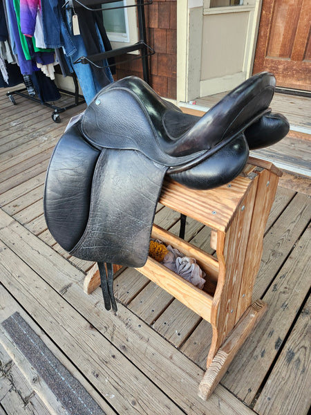 18" Esprit Dressage Saddle