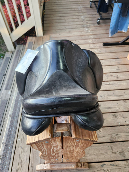 18" Esprit Dressage Saddle