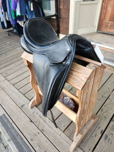 18" Esprit Dressage Saddle