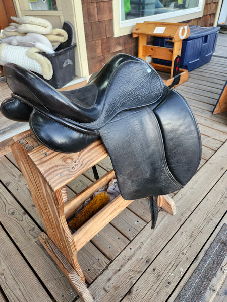 18" Esprit Dressage Saddle