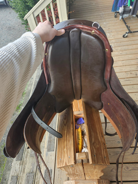 18.5" Ansur treeless dressage saddle