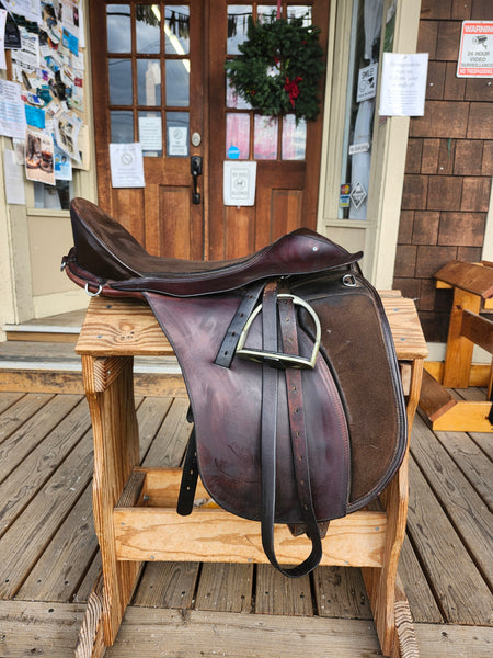 18.5" Ansur treeless dressage saddle