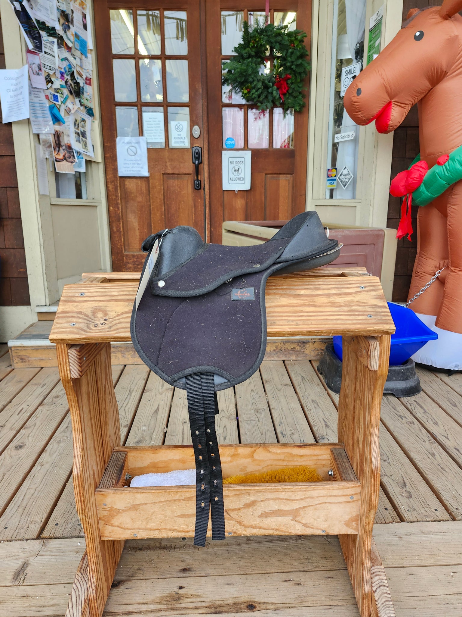 Thorogood leadline saddle