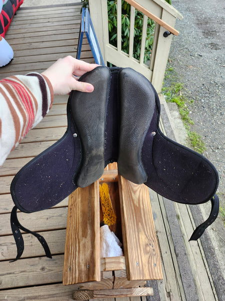 Thorogood leadline saddle