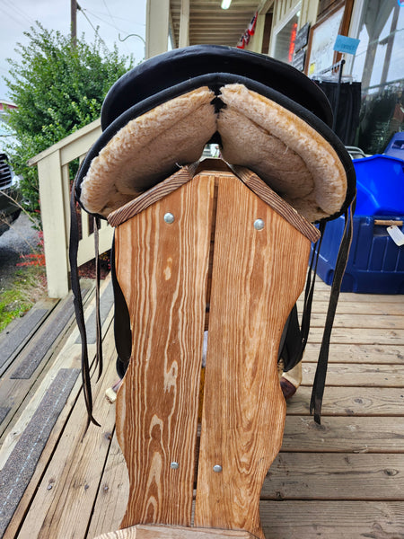 16.5" Big Horn Arab Trail Saddle