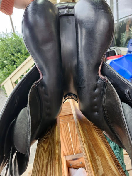 17.5" County saddlery Hunter Jumper Saddle