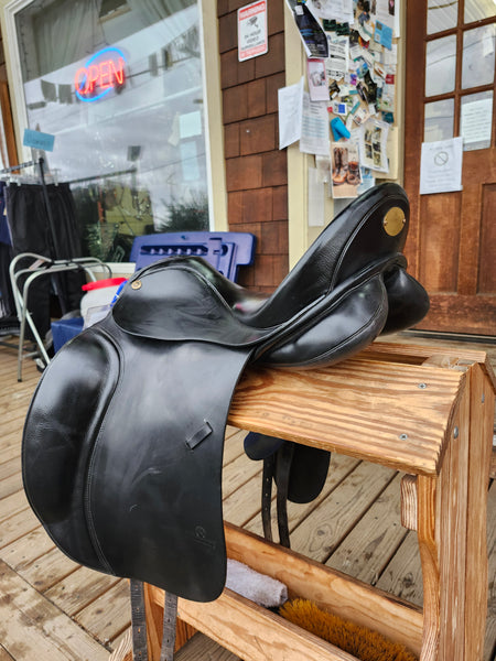 18" Sommer Dressage saddle