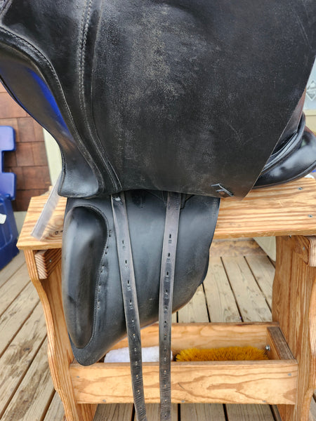 18" Sommer Dressage saddle