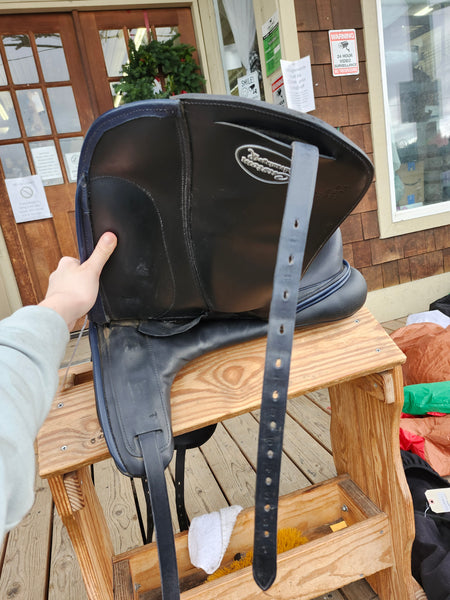 Custom Advantage R Dressage Saddle