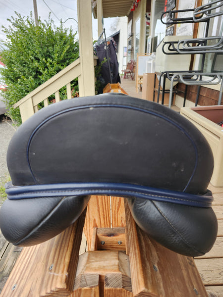 Custom Advantage R Dressage Saddle