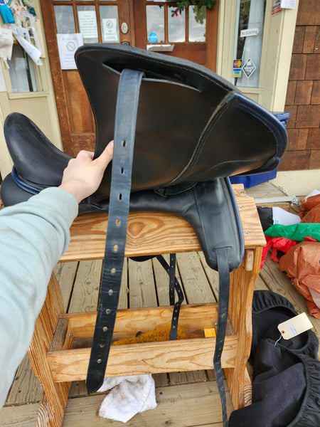 Custom Advantage R Dressage Saddle