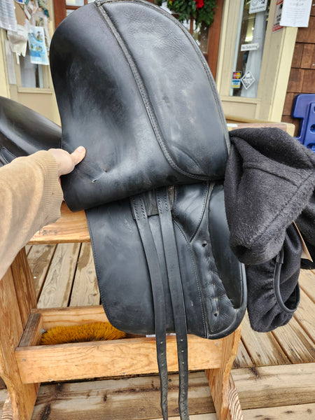 17" Karl Niedersuss Symphonie Dressage Saddle