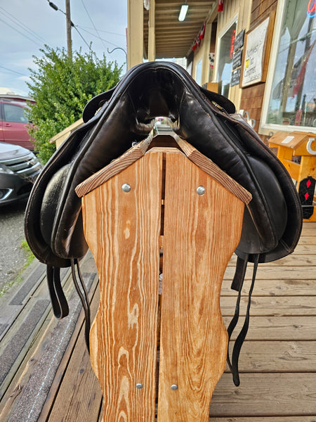 17" Albion Original Comfort Dressage Saddle