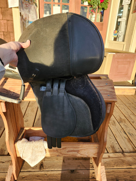 17.5" Wintec All Purpose English Saddle