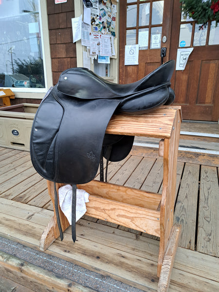 17.5" Schleese CHB Dressage Saddle