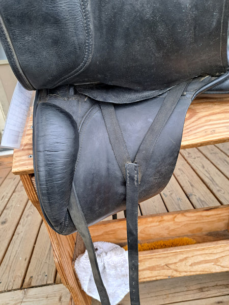 17.5" Schleese CHB Dressage Saddle