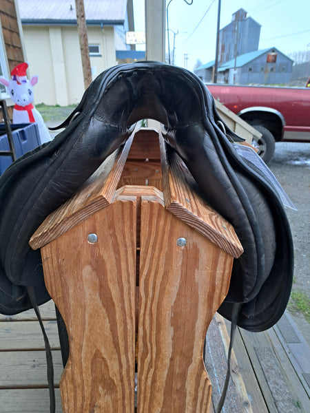 17.5" Schleese CHB Dressage Saddle