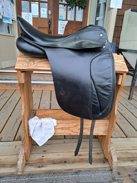 17.5" Schleese CHB Dressage Saddle