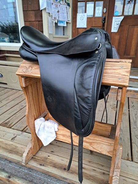 17.5" Schleese CHB Dressage Saddle