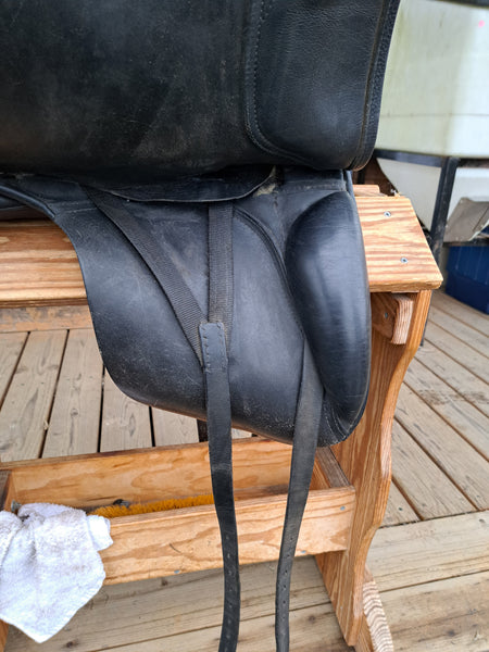 17.5" Schleese CHB Dressage Saddle