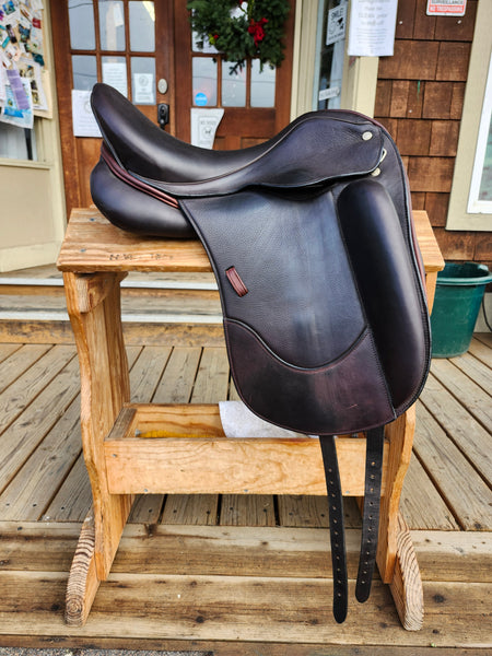 On Trail  18" Colbert Brother Monoflap Dressage Saddle