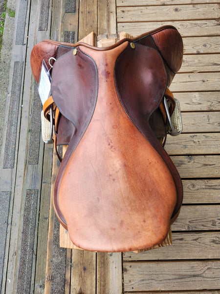 18.5" Collegiate Close Contact Saddle