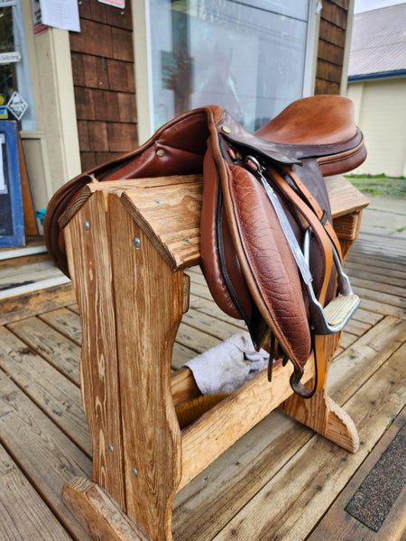 18.5" Collegiate Close Contact Saddle