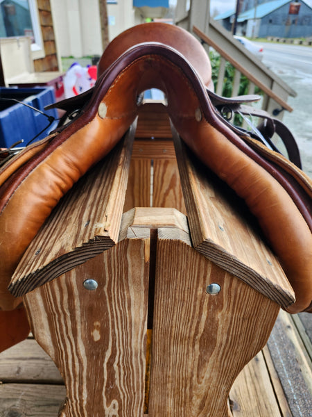 17" Stubben Close Contact Saddle