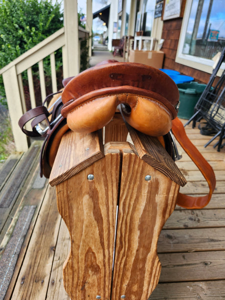 17" Stubben Close Contact Saddle