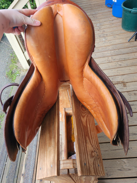 17" Stubben Close Contact Saddle