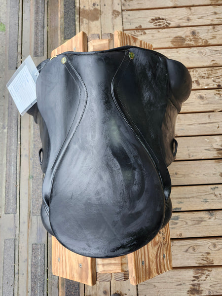 15 3/4" HDR Dressage Saddle