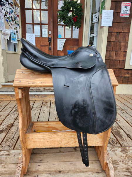 17" Karl Niedersuss Dressage Saddle