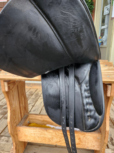 17" Karl Niedersuss Dressage Saddle