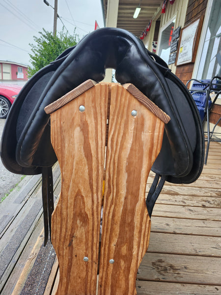 17" Karl Niedersuss Dressage Saddle