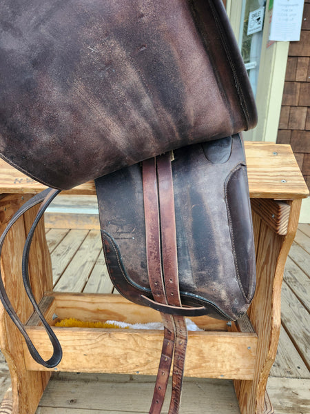 16.5" Lovatt & Ricketts Imperial Dressage Saddle