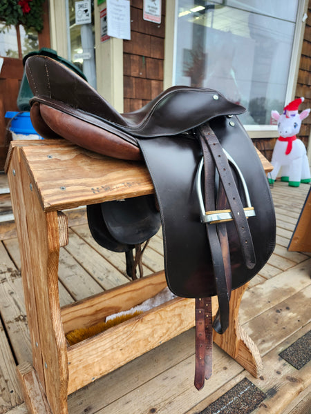 16.5" Lovatt & Ricketts Imperial Dressage Saddle