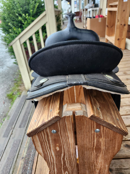 15" Abetta Synthetic Western Saddle