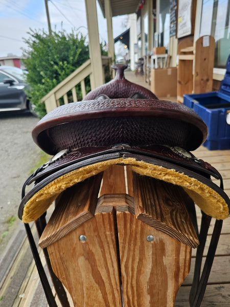 16" Crates Arabian Trail Saddle