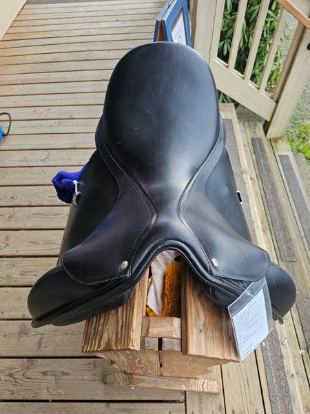 17.5" Bates Innova Dressage Saddle