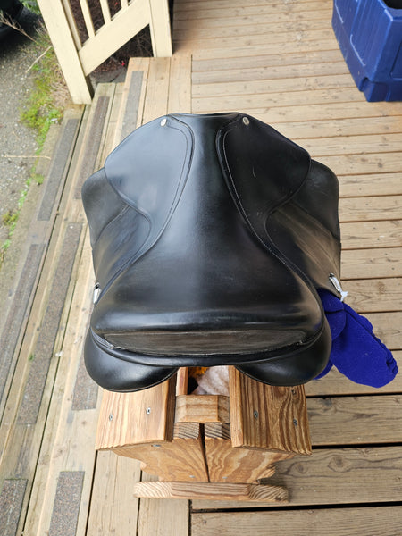 17.5" Bates Innova Dressage Saddle